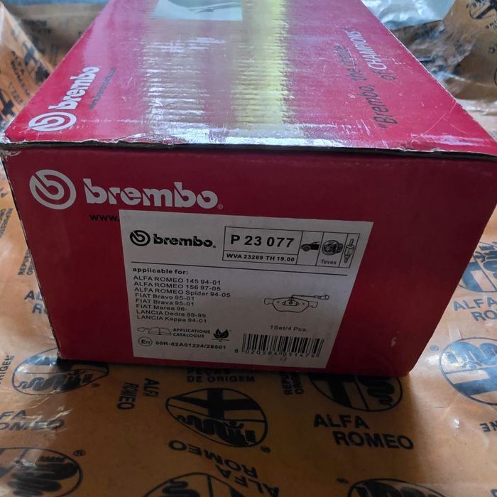 Pastilhas de Travão Brembo – Ref. P 23 077 (NOVAS / EIXO DIANTEIRO)