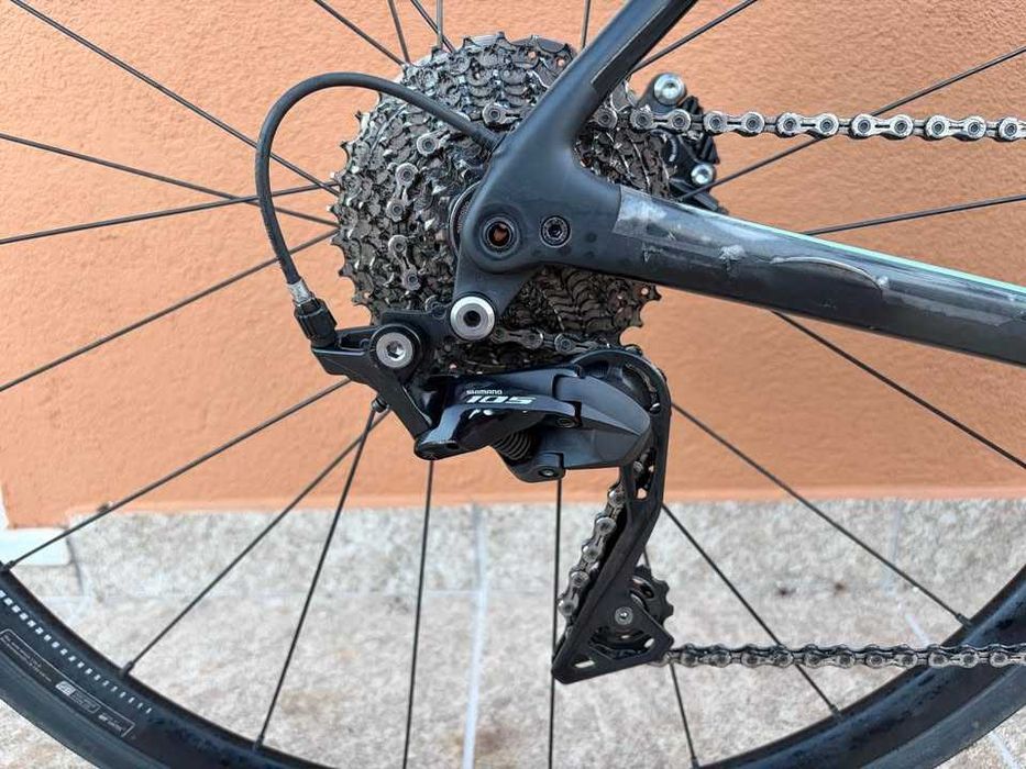 Bicicleta Specialized Roubaix Sport Carbono Shimano 105