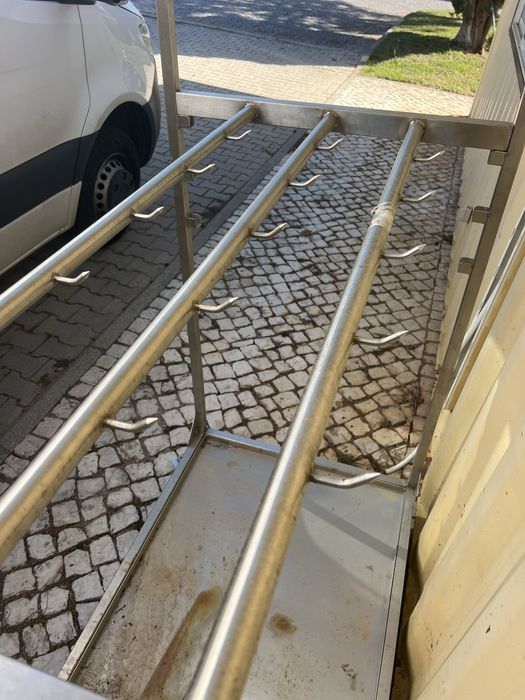 Carrinho Inox pendurados