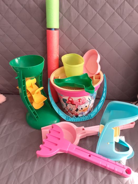 Zabawki do piaskownicy i sikawka