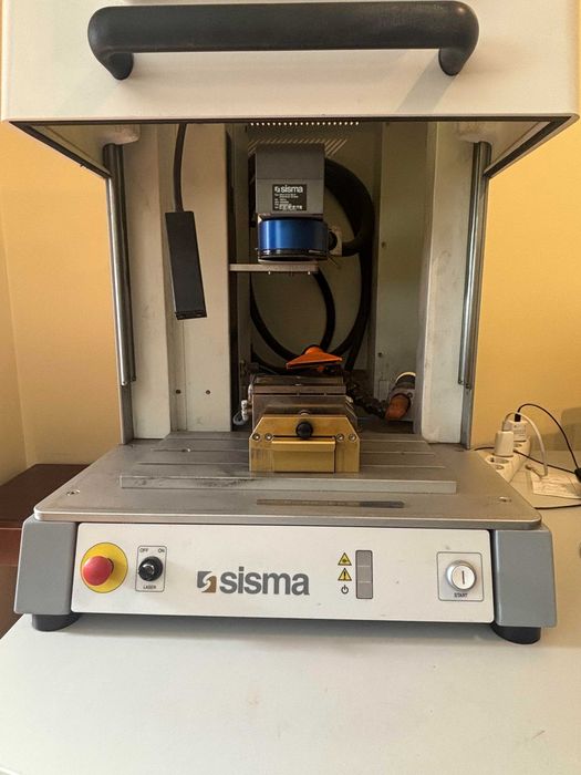 Máquina de corte e gravação laser