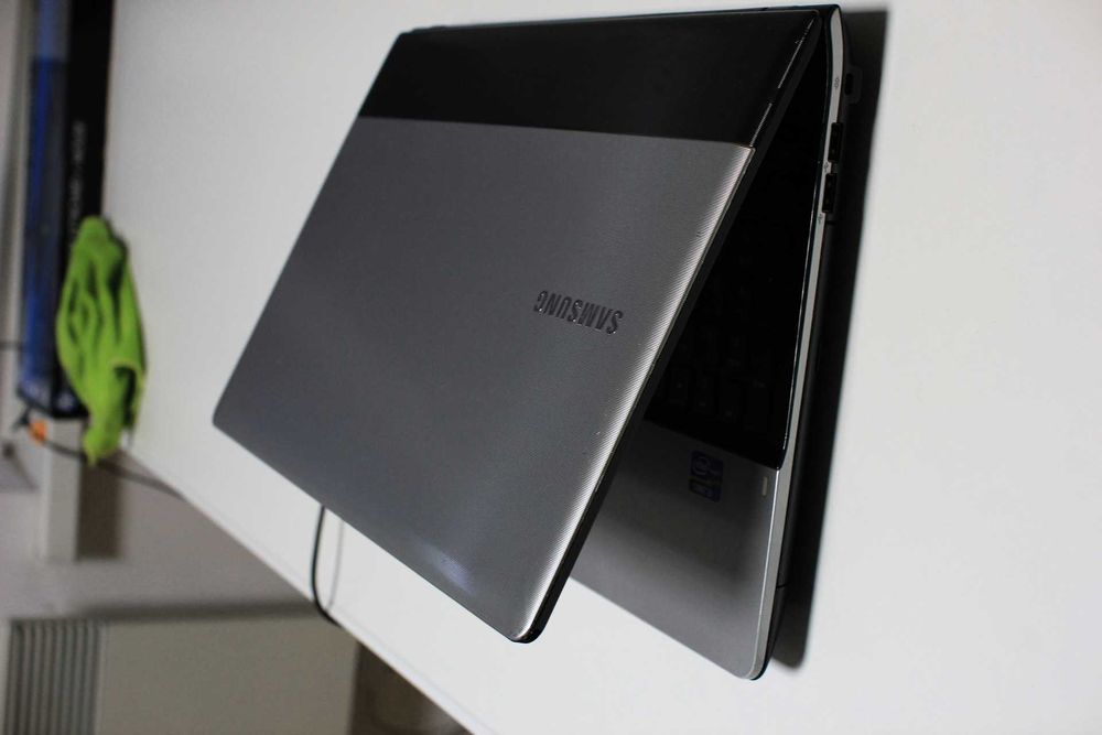 Bardzo zadbany Gratis - Laptop Gwarancja 12 < Pakiet Usług informat.