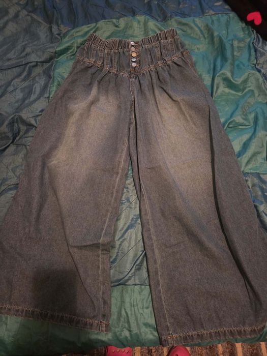 Roupa usada bom estado