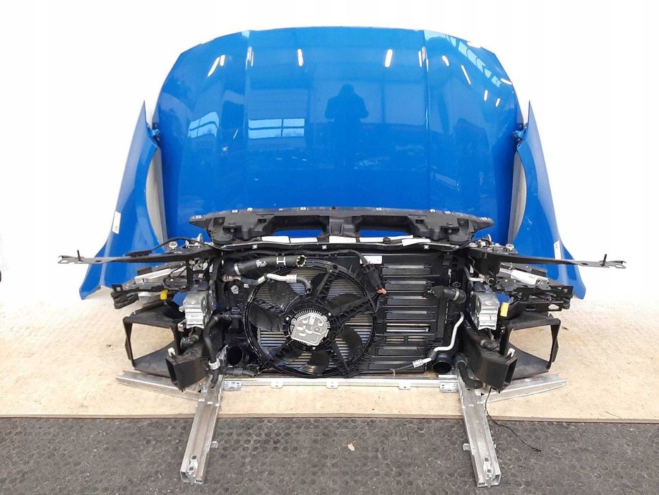 BMW 2 F44 Передня панель, телевізор