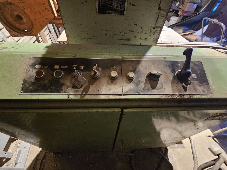 Nożyce  gilotynowe gilotyna do blachy Strojarne  Piesok