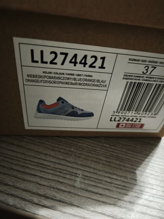 Buty sportowe damskie