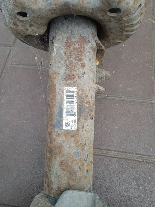 Цапфа поворотній кулак стойки VAG Volkswagen Passat B6 B7 Пассат б6