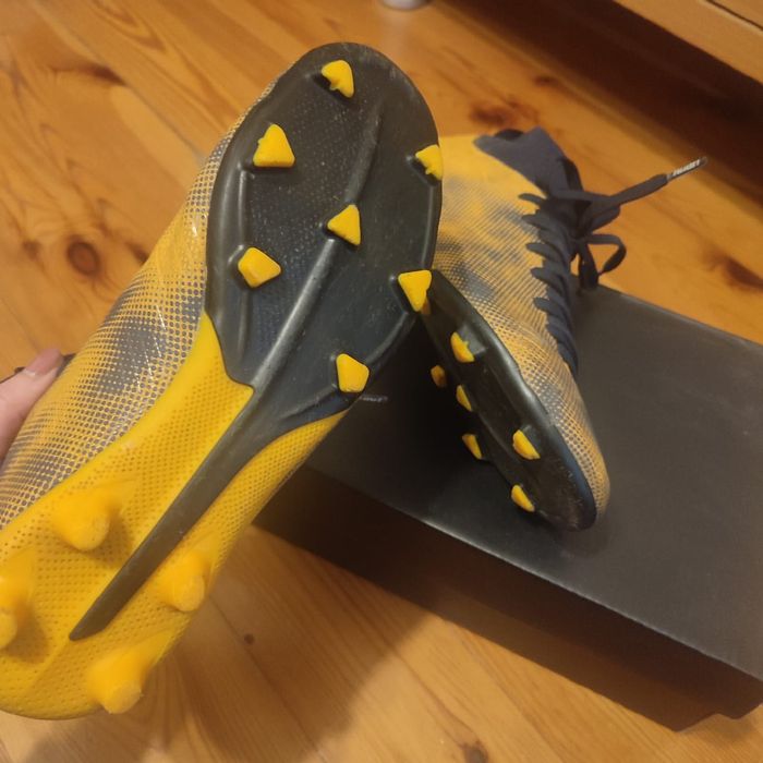 Pomarańczowe korki 38