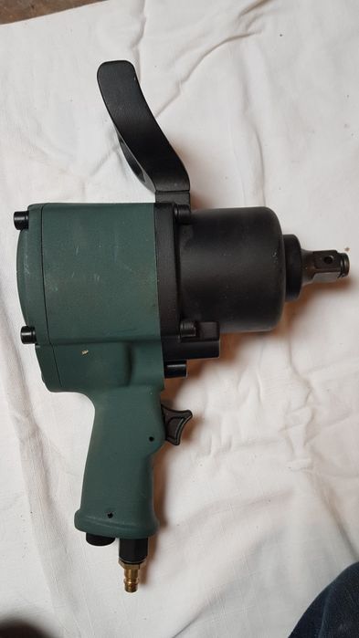 Klucz udarowy pneumatyczny