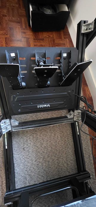 Moza Sim Racing Cockpit Completo