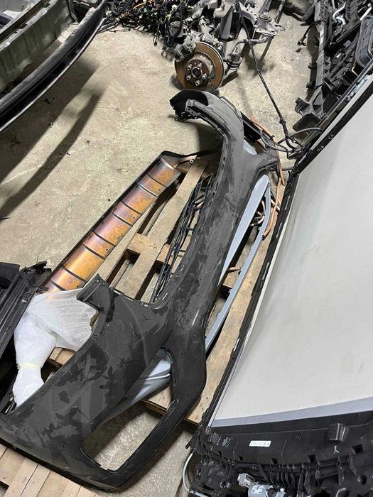 Передній бампер, решітки бампера Volvo xc90