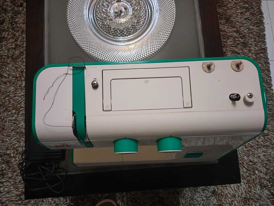 vendo ou troco Máquina de Coser Alfa NEXT30 Spring nova