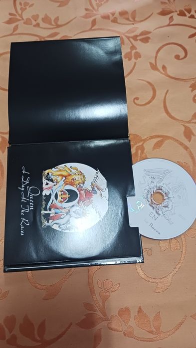 Discografia completa Queen-24 livros +24 CDs Remasterizados