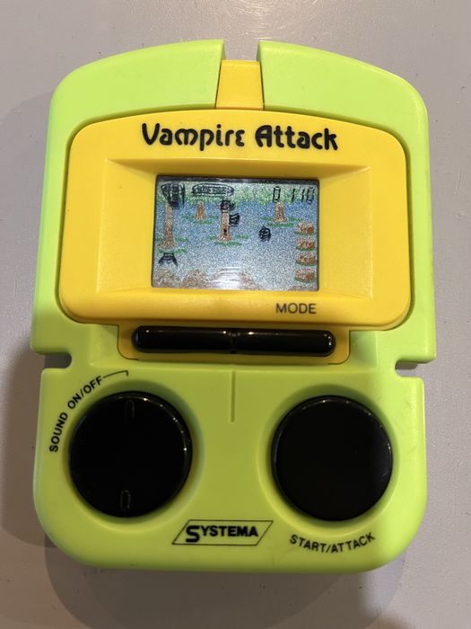 портативна електронна гра Systema Vampire Attack
