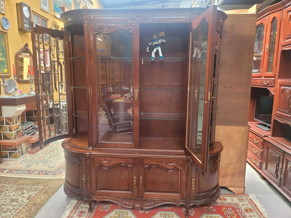 ARMÁRIO VITRINE DE 2 CORPOS - Em madeira escurec
