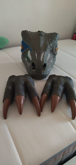 Dinosaur Mask and Claw Set64741112894594121