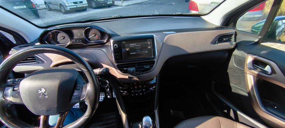 Peugeot 2008 1.6 e-HDi Allure Full Extras | Teto Panorâmico & Pele | Impecável