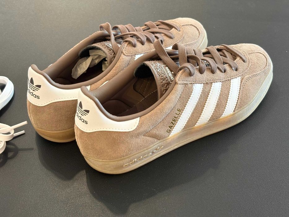 ADIDAS Gazelle Indoor 40 (Homem) Earth Strata / White