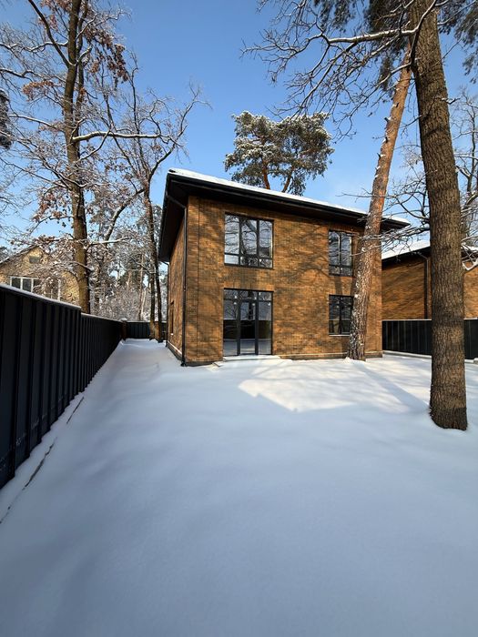 Цегляний будинок в Ірпені  130 м²  4,5 сотки  газ