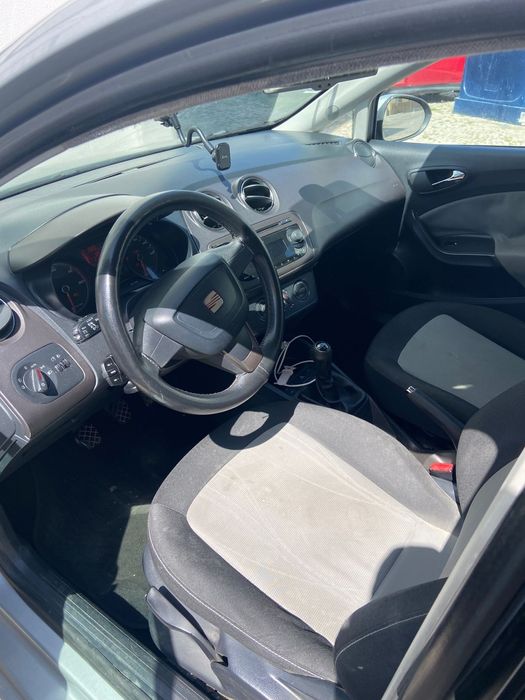 SEAT Ibiza SEAT Ibiza ST 1.2 TDI Ecomotive (2012) – Económica e Pronta a Circular
Descrição do Veículo
Vendo SEAT Ibiza ST (Carrinha) de 2012, motor 1
