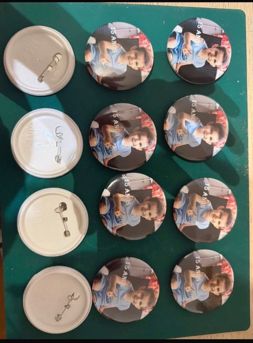 Pins/crachás personalizados