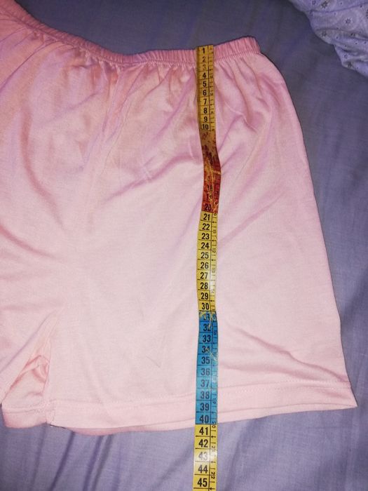 New Salmon-Colored Shorts – Size M/L (see measurements)64730139793667124