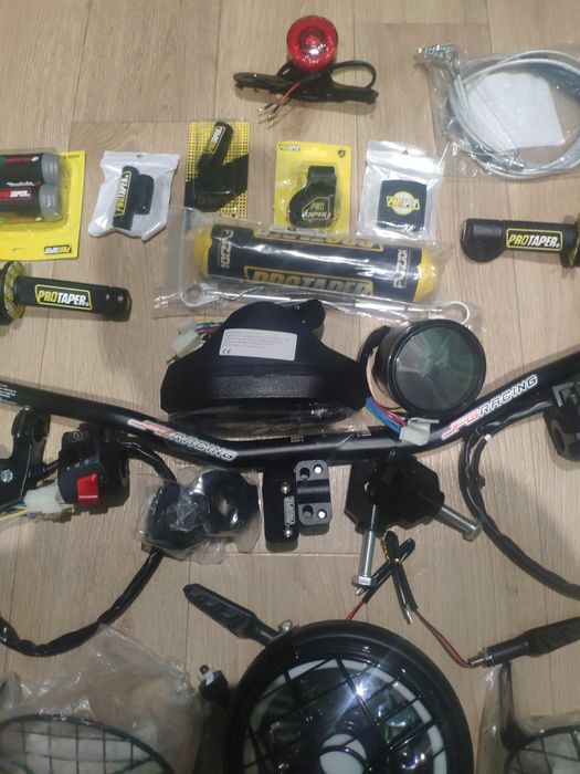 Віхлопна труба на мотоцикл кастом скремблер бобер крило сидіння