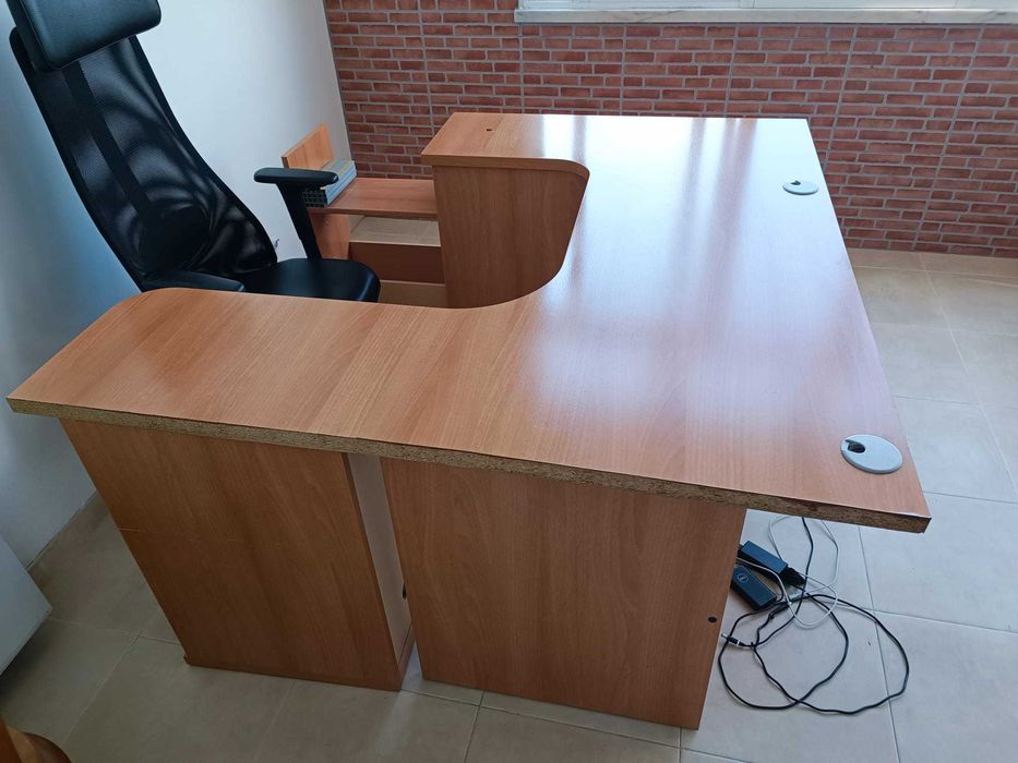 Secretária Canto / U