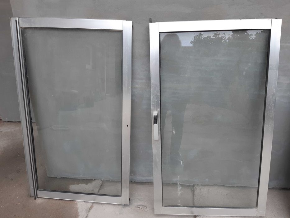 Janela de aluminio e portada