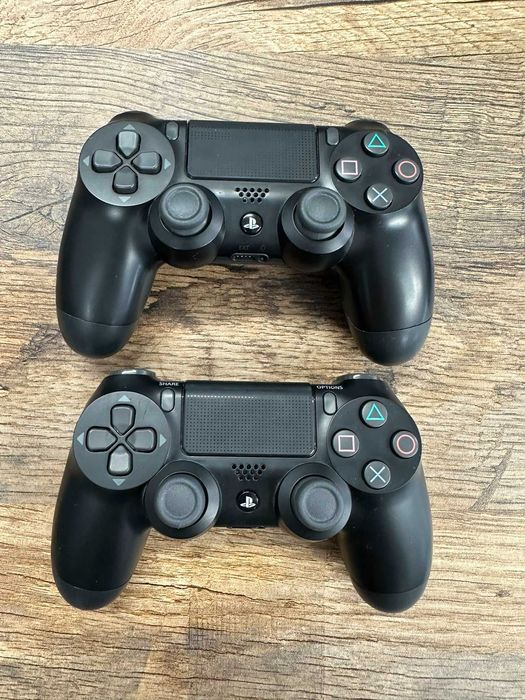 Konsola Sony PS4 PlayStation4 Pro CUH-7016B 1TB HDD czarna + 2 pady stan bdb gwarancja