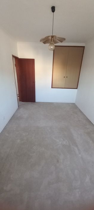 Arrenda-se quarto