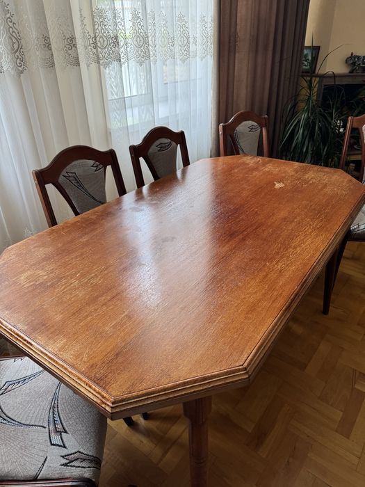 Продам деревʼяний стіл із кріслами 6 шт