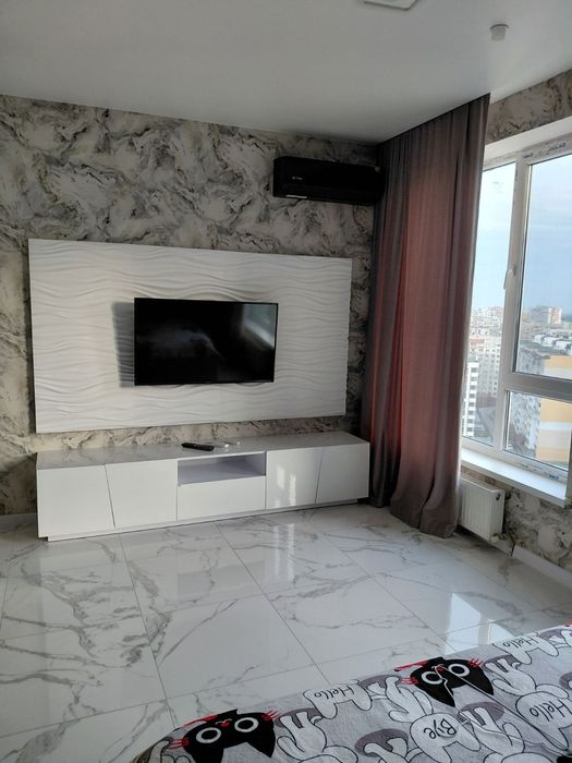 Сдам 1 ком студию с евро ремонтом в новом доме   (Марсельская) .