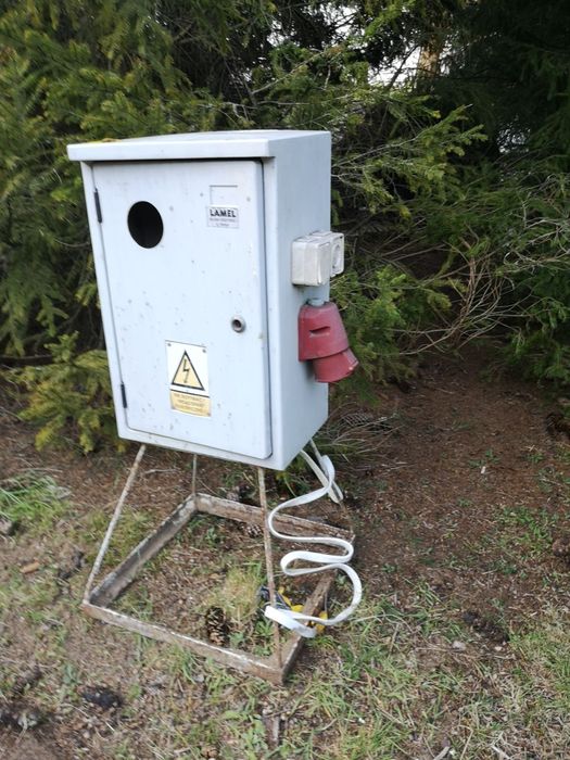 Skrzynka elektryczna budowlana