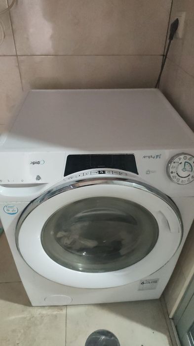 Máquina de lavar e secar em