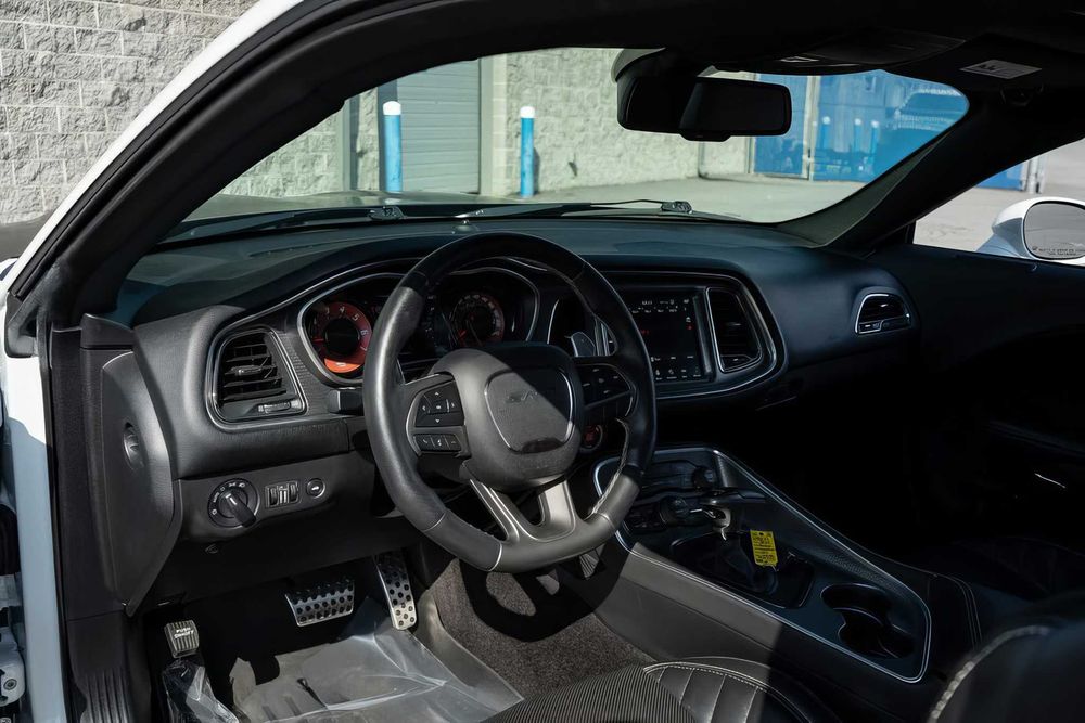 Dodge Challenger      2019