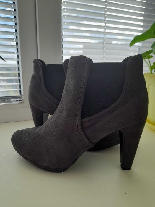 Осінні сапожки замшеві