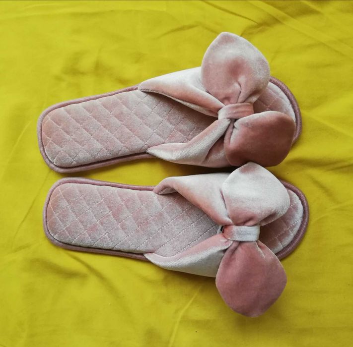 eleganckie mięciutkie pantofle kapcie glamour pudrowy róż 39