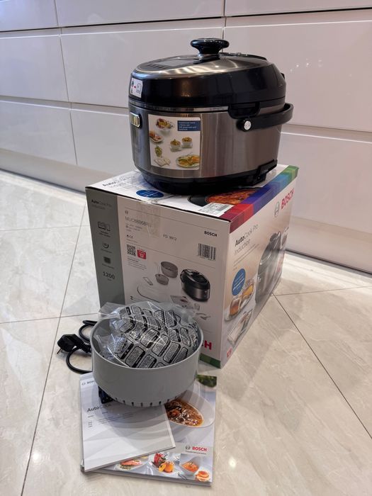 Мультиварка-скороварка AutoCook BOSCH MUC88B68RU індукційна