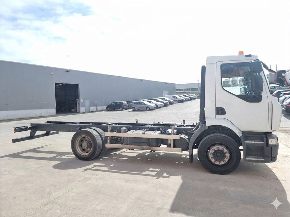 Camião Renault midlum