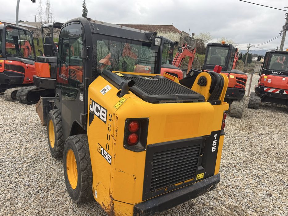 Mini pá carregadora jcb