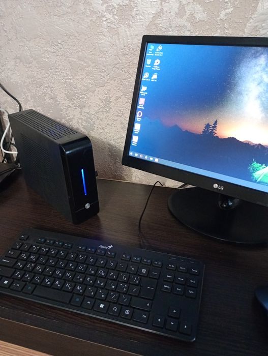 Мультимедийный компьютер Intel core i3-7100 DDR4 8 Gb Kingston 240Gb