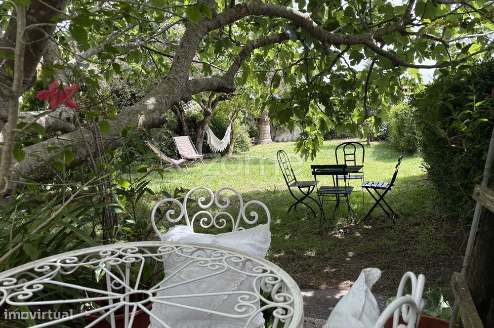 Detached house with plot, total area of 520 m² in Raposeiras/Sintra