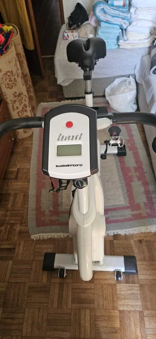 Bicicleta Estática Relativamente Nova