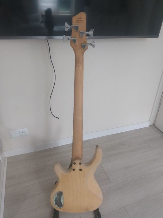 Бас гітара Squier mb4