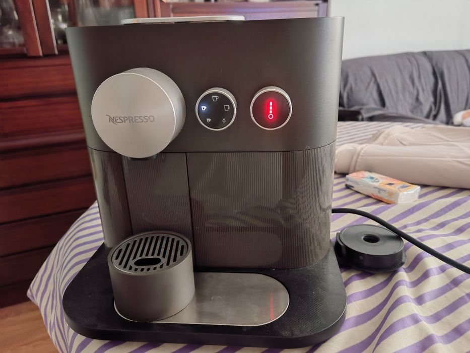 Máquina de café Nespresso Expert D80