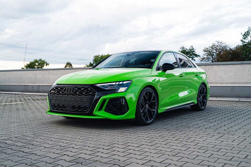 Wynajem Audi RS3 Limousine wypożyczalnia samochodów