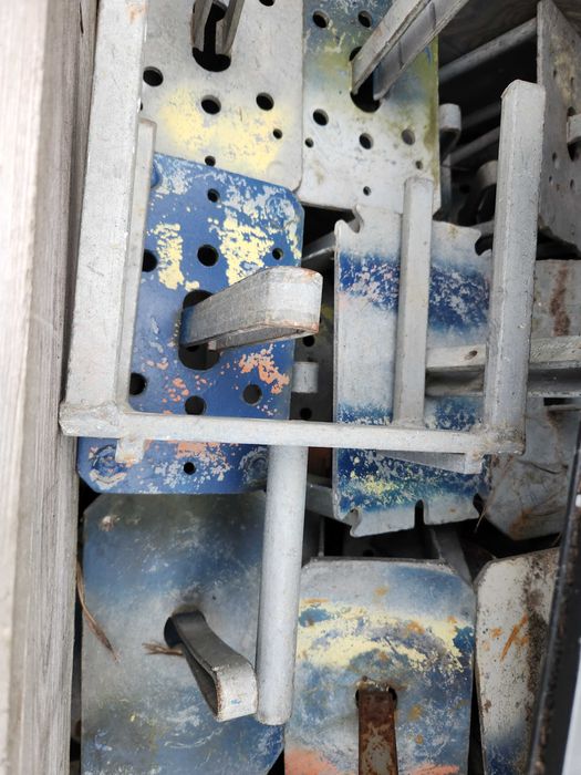 DOKA , PERI Oryginalne używane Stemple Trójnogi Głowice Kosze 20kn top