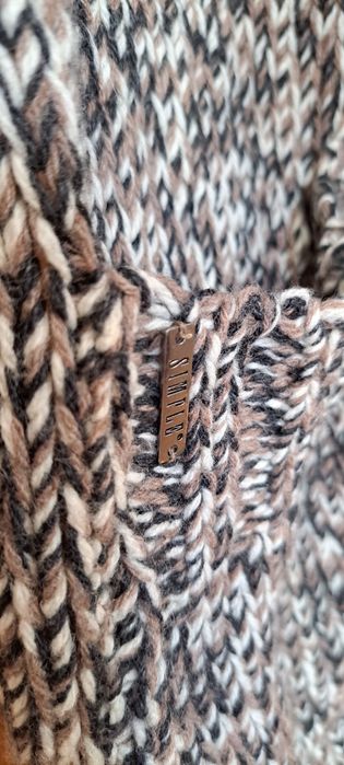 Długi szalik z kieszeniami Simple brazowy