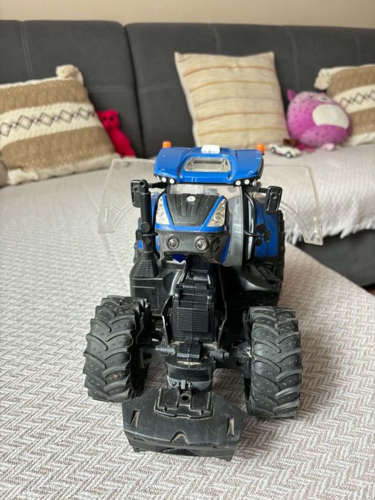 Traktor New Holland BRUDER